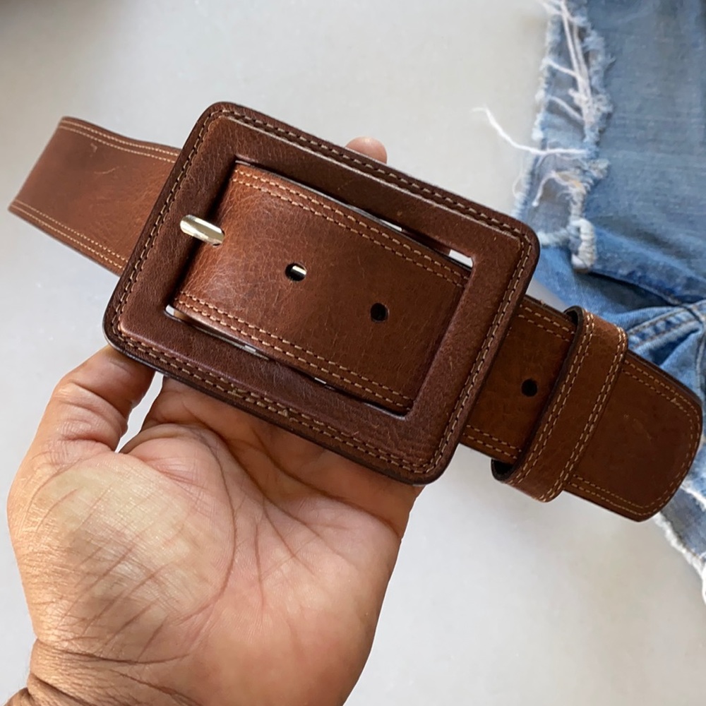 ❤️... Banana Republic Brown Leather Belt